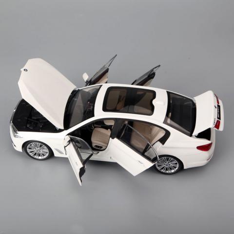 KYOSHO京商 1/18 宝马BMW 5系Series LI 加长版G38 白色 合金模型